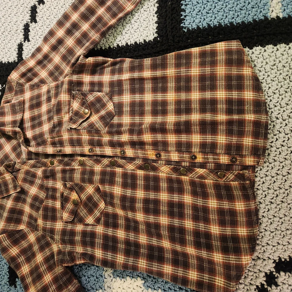Plaid Button-Up Shirt - Picture 4 of 4